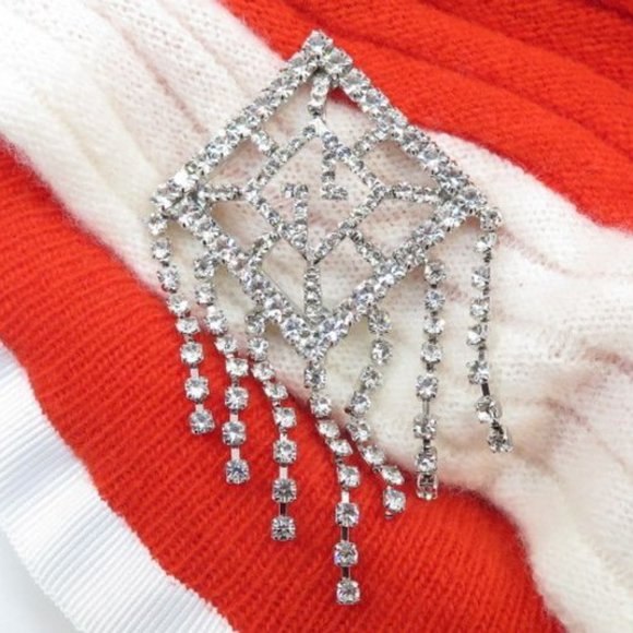 Gucci Knit Hat with Crystal Brooch in Red - Picture 4 of 7